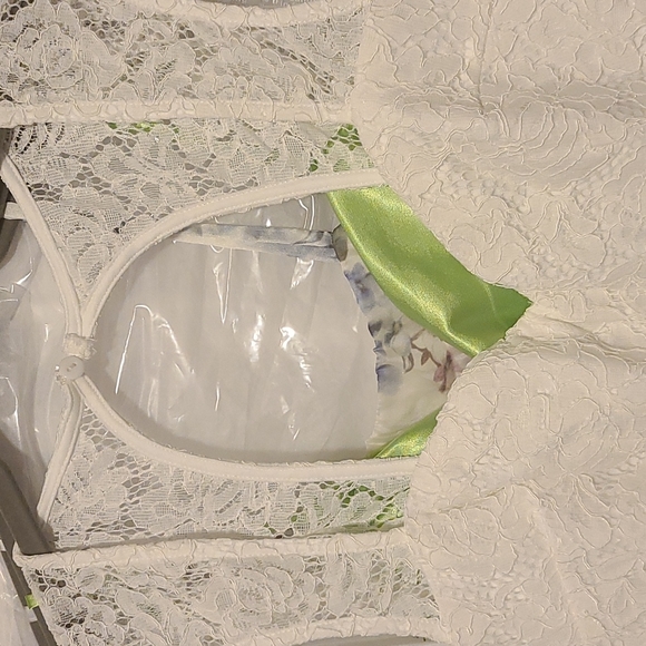 Lulu's Rosetta Lace Wedding Dress - Picture 7 of 15